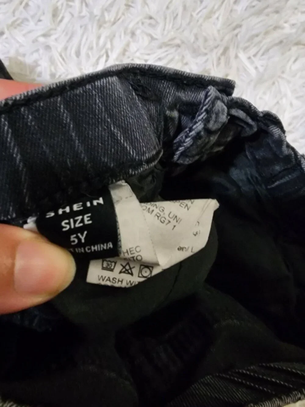 5/$10 - Shein Distressed Skinny Jeans